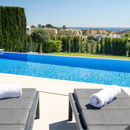 Sophisticated 3-bedroom Designer In With Panoramic Sea Views * Estepona