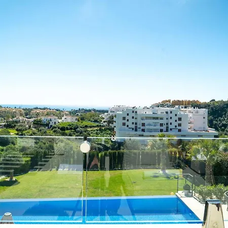 Villa Sophisticated 3-bedroom Designer In With Panoramic Sea Views *