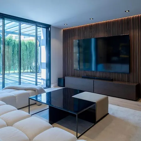 Villa Sophisticated 3-bedroom Designer In With Panoramic Sea Views