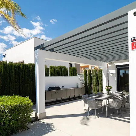 Sophisticated 3-bedroom Designer In With Panoramic Sea Views Villa Estepona