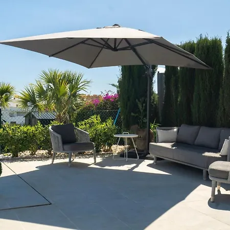Villa Sophisticated 3-bedroom Designer In With Panoramic Sea Views *