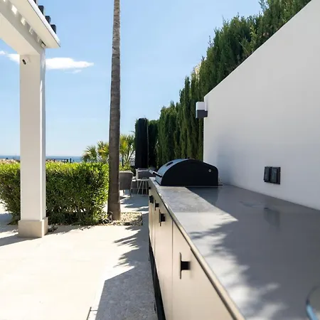 Sophisticated 3-bedroom Designer In With Panoramic Sea Views * Estepona