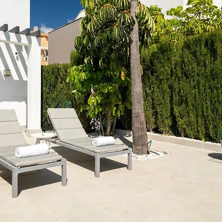 Sophisticated 3-bedroom Designer In With Panoramic Sea Views Villa *